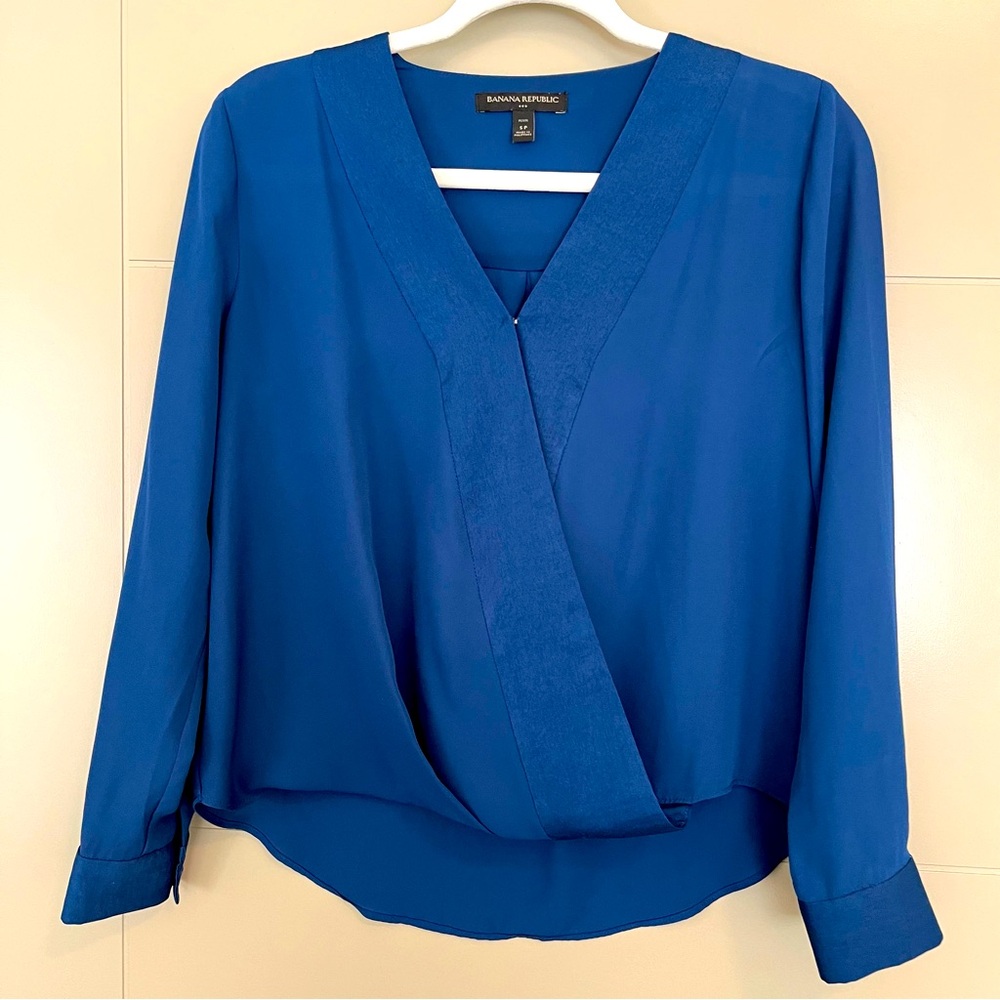 Banana Republic Navy Blue Satin Wrap Blouse Size XS (LIKE NEW)
